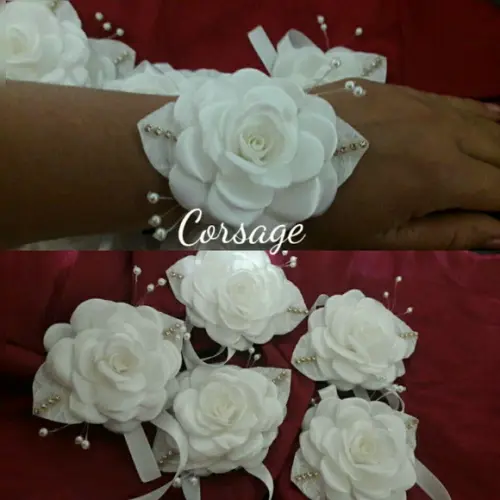CORSAGES PARA NOIVAS E MADRINHAS