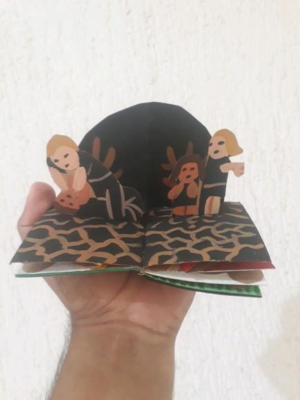 Livro sem Palavras Pop-up Mini