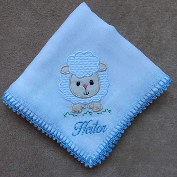 Fralda de Passeio Bordada Ovelha