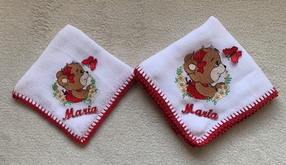 Fraldas Bordadas Personalizadas Ursinha com Borboleta