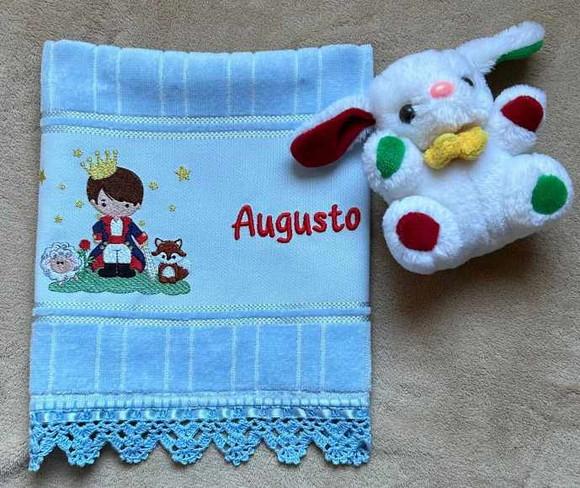 Kit Babador e Toalhinha Bordados Pequeno Príncipe