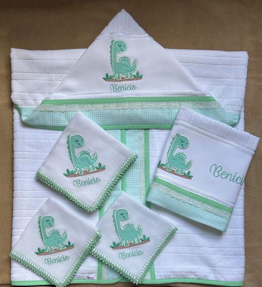 Kit Enxoval para Bebê Toalhas e Fraldas Dinossauro