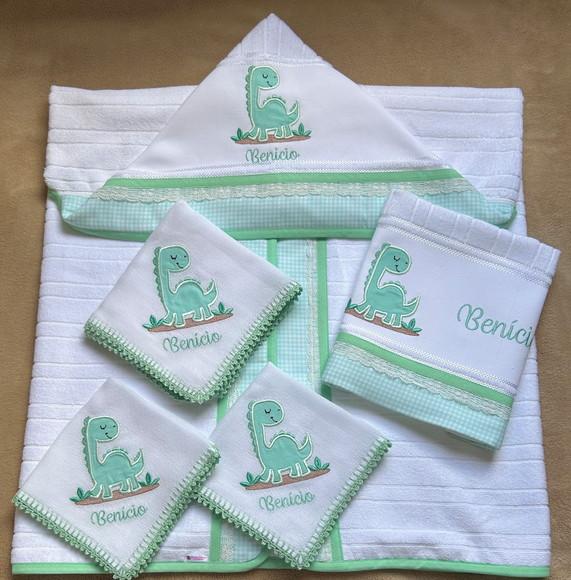 Kit Enxoval para Bebê Toalhas e Fraldas Dinossauro