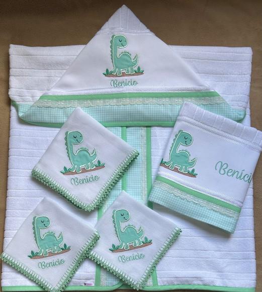 Kit Enxoval para Bebê Toalhas e Fraldas Dinossauro