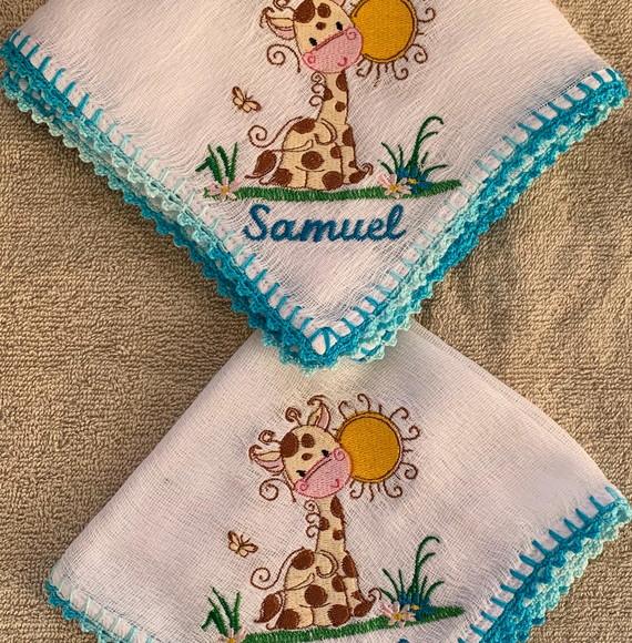Kit Fraldas Bordadas Girafinha