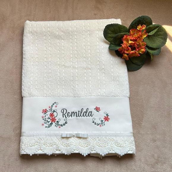 Toalha de Banho Bordada Feminina Floral