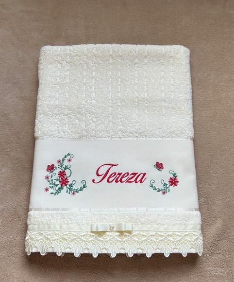 Toalha de Banho Bordada Feminina Floral