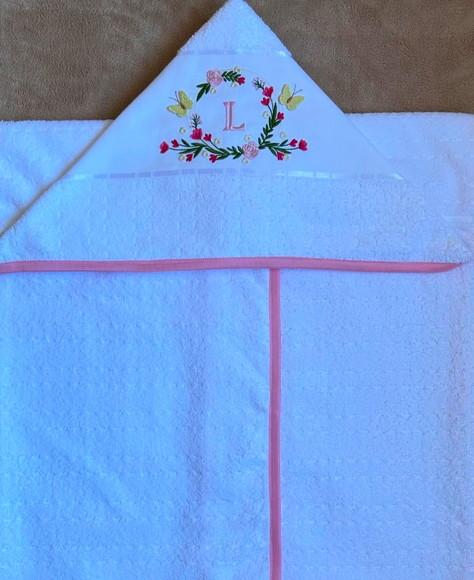 Toalha de Banho com Capuz Bordada Floral
