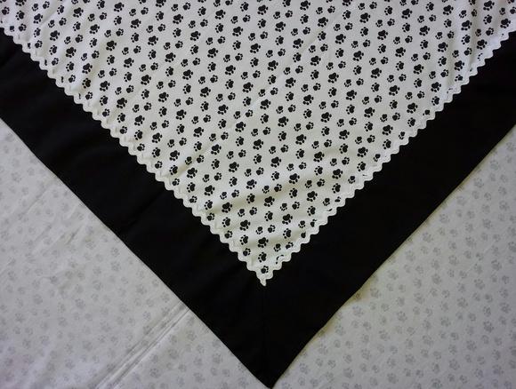 Toalha de Mesa Quadrada com Barrado