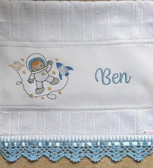 Toalhinha Bordada Astronauta