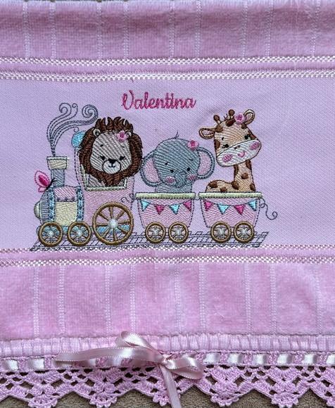 Toalhinha Bordada Safari no Trem para Menina