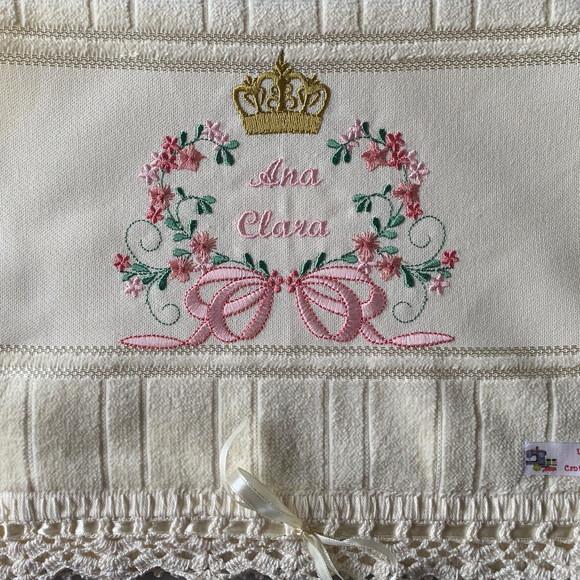 Toalhinha De Boca Floral Com Coroa