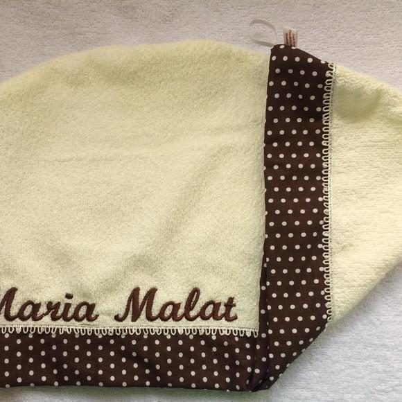 Touca para Cabelo Creme Acabamento Marrom de Poás Brancos