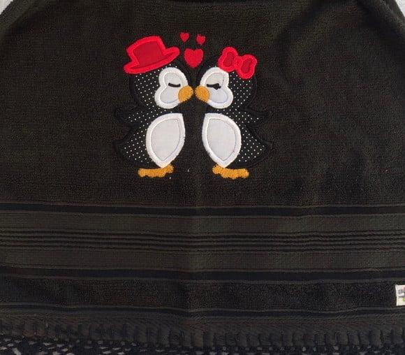 Bate Mão Bordado Pinguins