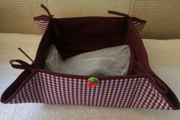 Cesta para Pão de Queijo ou Biscoitos Xadrez Vinho e Branco