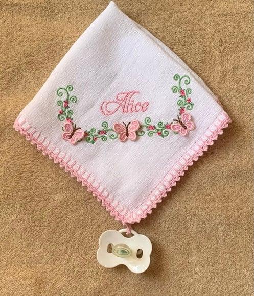 Fralda de Boca com Porta Chupeta Borboletas