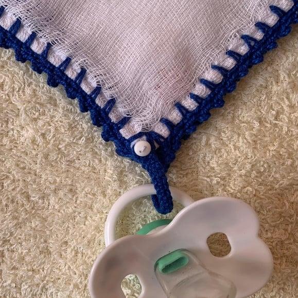 Fralda de Boca com Porta Chupeta Foguete