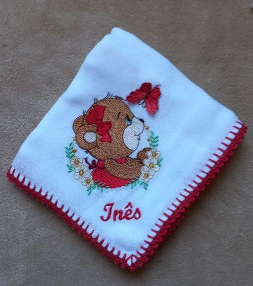 Fraldas Bordadas Personalizadas Ursinha com Borboleta
