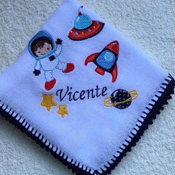 Fraldas de Passeio Bordadas Personalizadas Astronautas