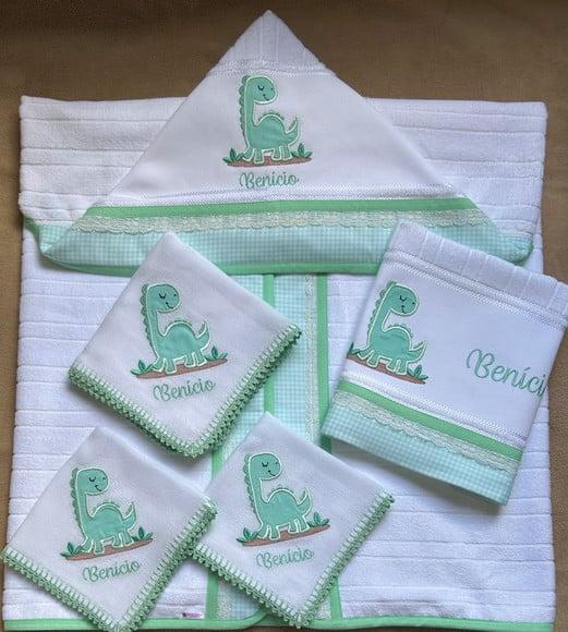 Kit Enxoval para Bebê Toalhas e Fraldas Dinossauro