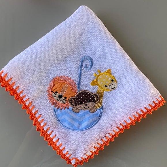 Kit Fraldas de Passeio Personalizadas Acabamento em Crochê