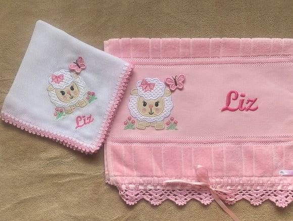 Kit Toalhinha e Fralda de Boca Ovelhinha Menina