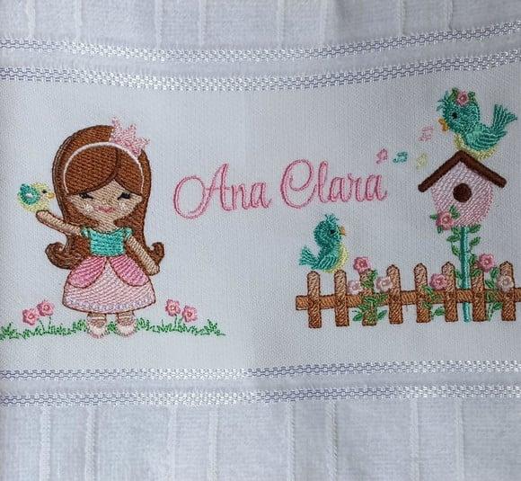 Toalha de Banho Infantil Princesa e Passarinhos