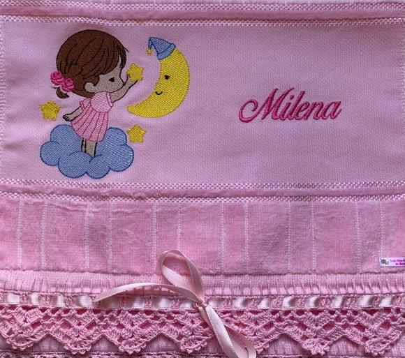 Toalhinha Bordada Menina E A Lua