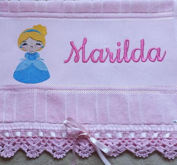 Toalhinha Bordada Princesa
