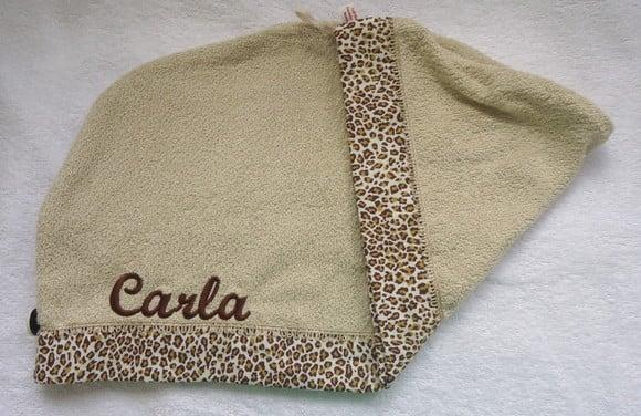 Touca para Cabelo Bege com Oncinha Personalizada