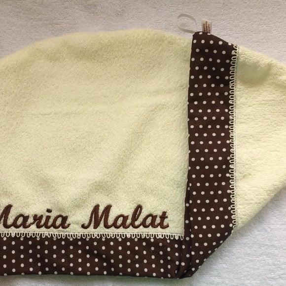 Touca para Cabelo Creme Acabamento Marrom de Poás Brancos