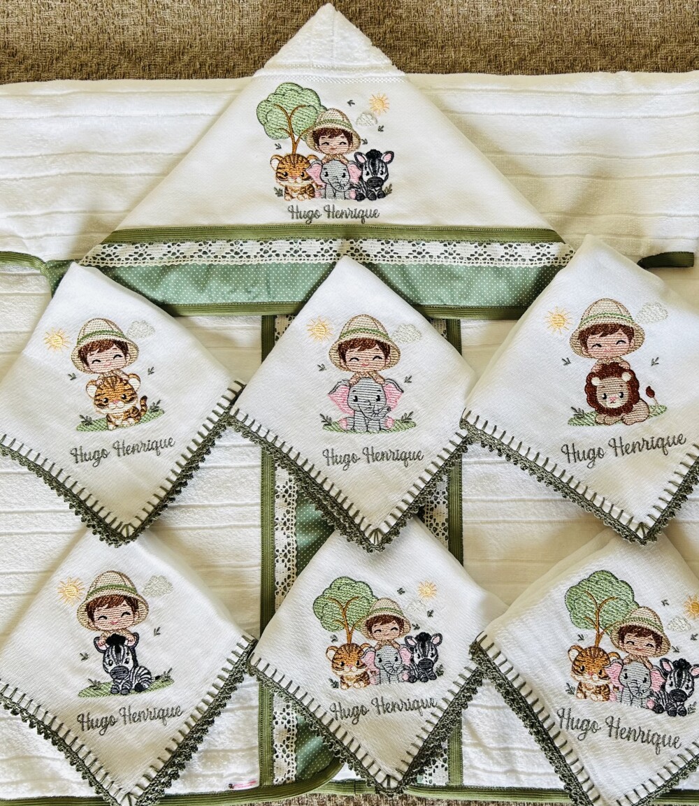 Kit Enxoval para Bebê Toalha e Fraldas Menino no Safari