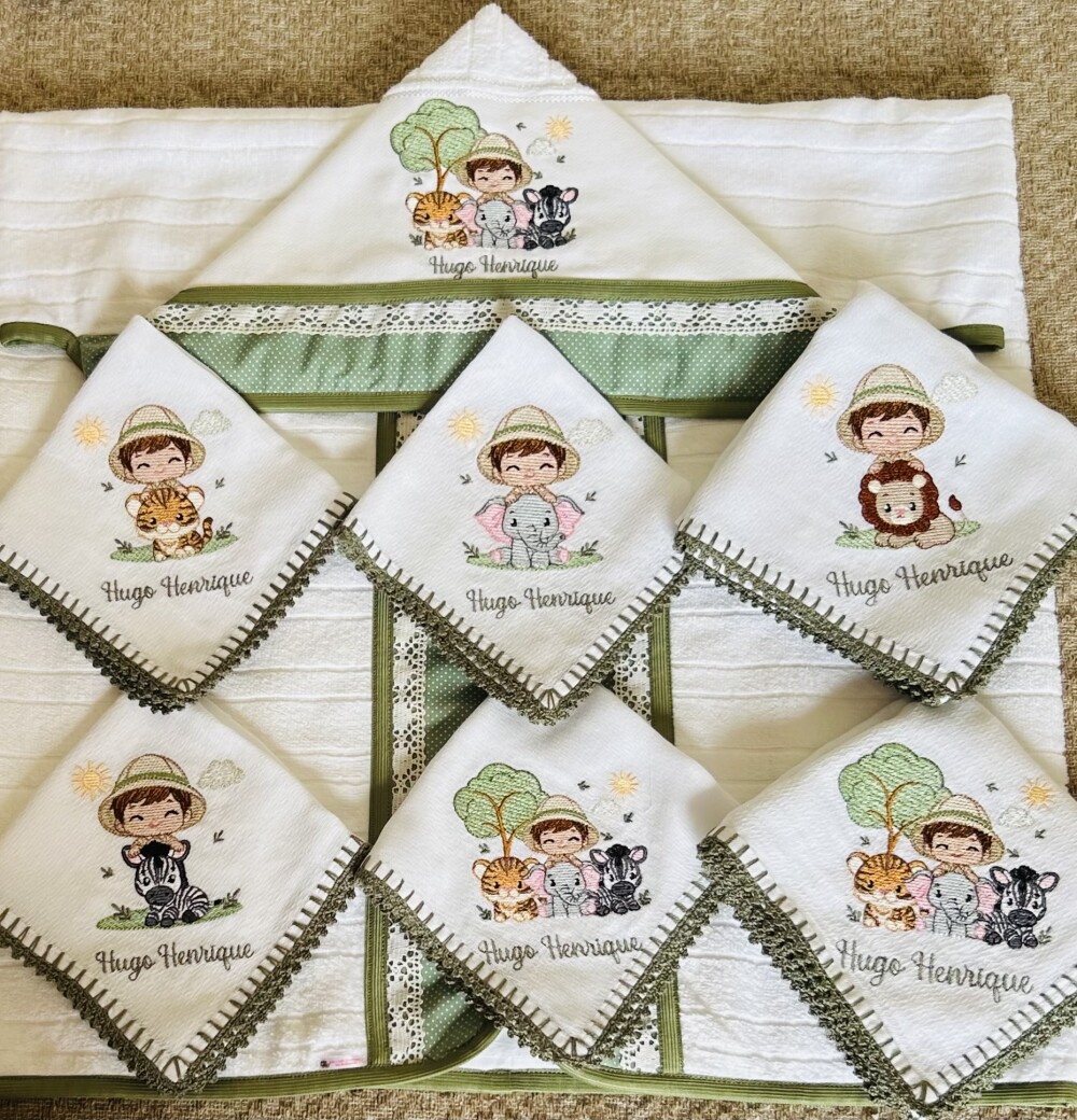 Kit Enxoval para Bebê Toalha e Fraldas Menino no Safari