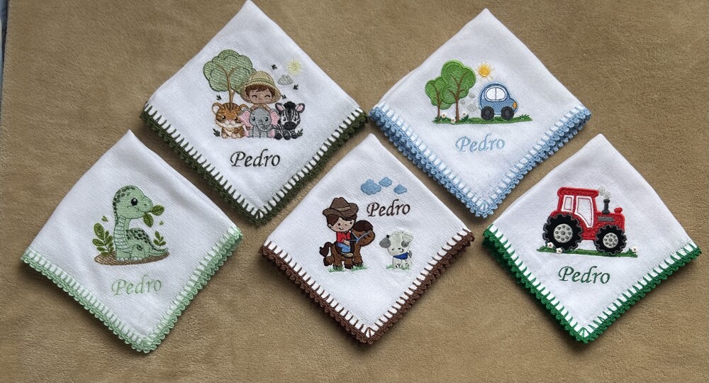 Kit 5 Fraldas de Boca Bordadas Menino