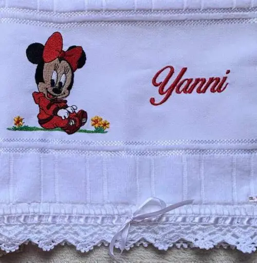 Toalhinha Bordada Minnie