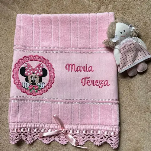 Toalhinha Bordada Minnie Rosa