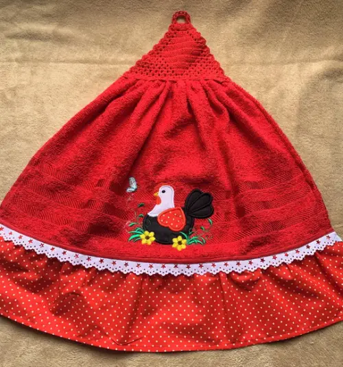 Bate Mão Bordado Galinha Vermelho Bolinhas Brancas