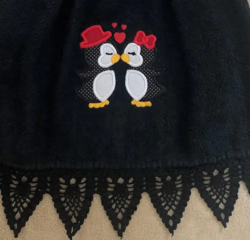 Bate Mão Bordado Pinguins