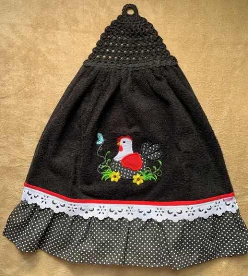 Bate Mão Bordado Preto Galinha