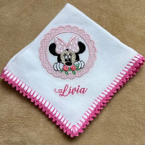 Fralda de Boca Bordada Minnie Rosa