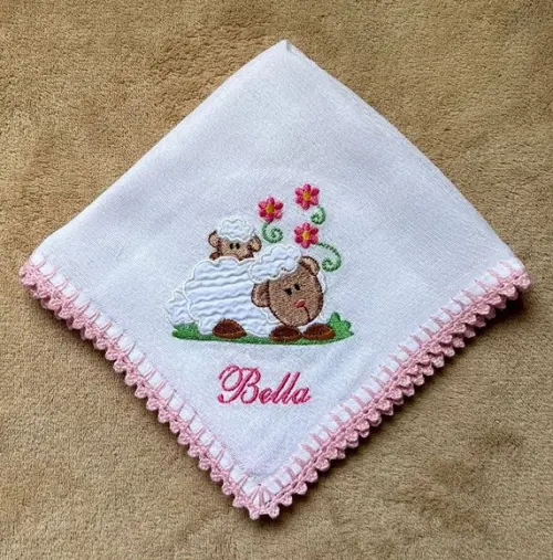 Fralda de Boca Bordada Ovelha Mãe