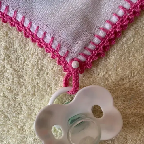 Fralda de Boca com Porta Chupeta Girafinha