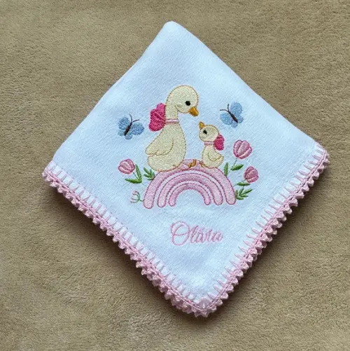 Fralda de Passeio Bordada Patinha
