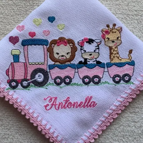 Fralda de Passeio Bordada Personalizada Safari Menina