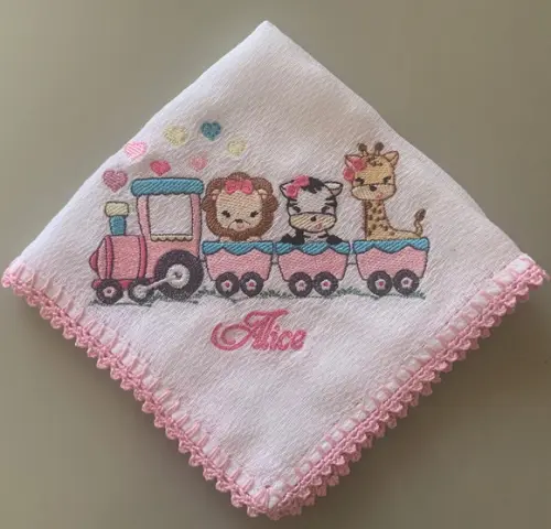 Fralda de Passeio Bordada Personalizada Safari Menina