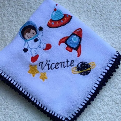 Fraldas de Passeio Bordadas Personalizadas Astronautas