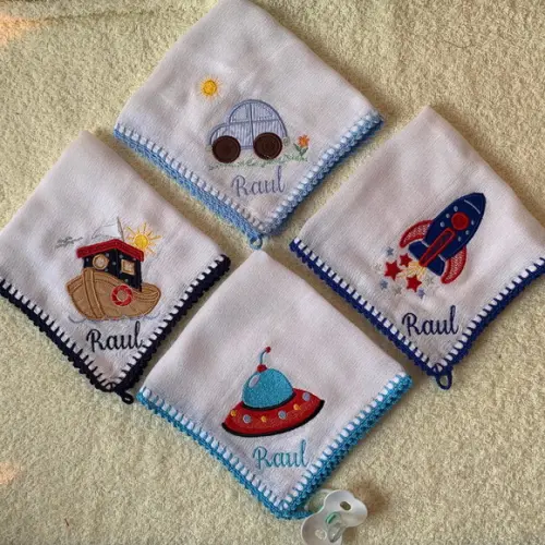 Kit 4 Fraldas de Boca com Porta Chupeta