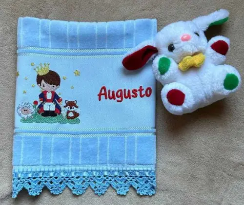 Kit Babador e Toalhinha Bordados Pequeno Príncipe