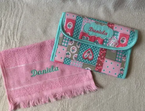 Kit de Higiene Bucal Corações Rosa