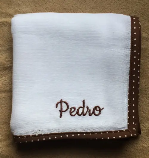 Kit Enxoval Bebê Bordado Toalha e Fraldas